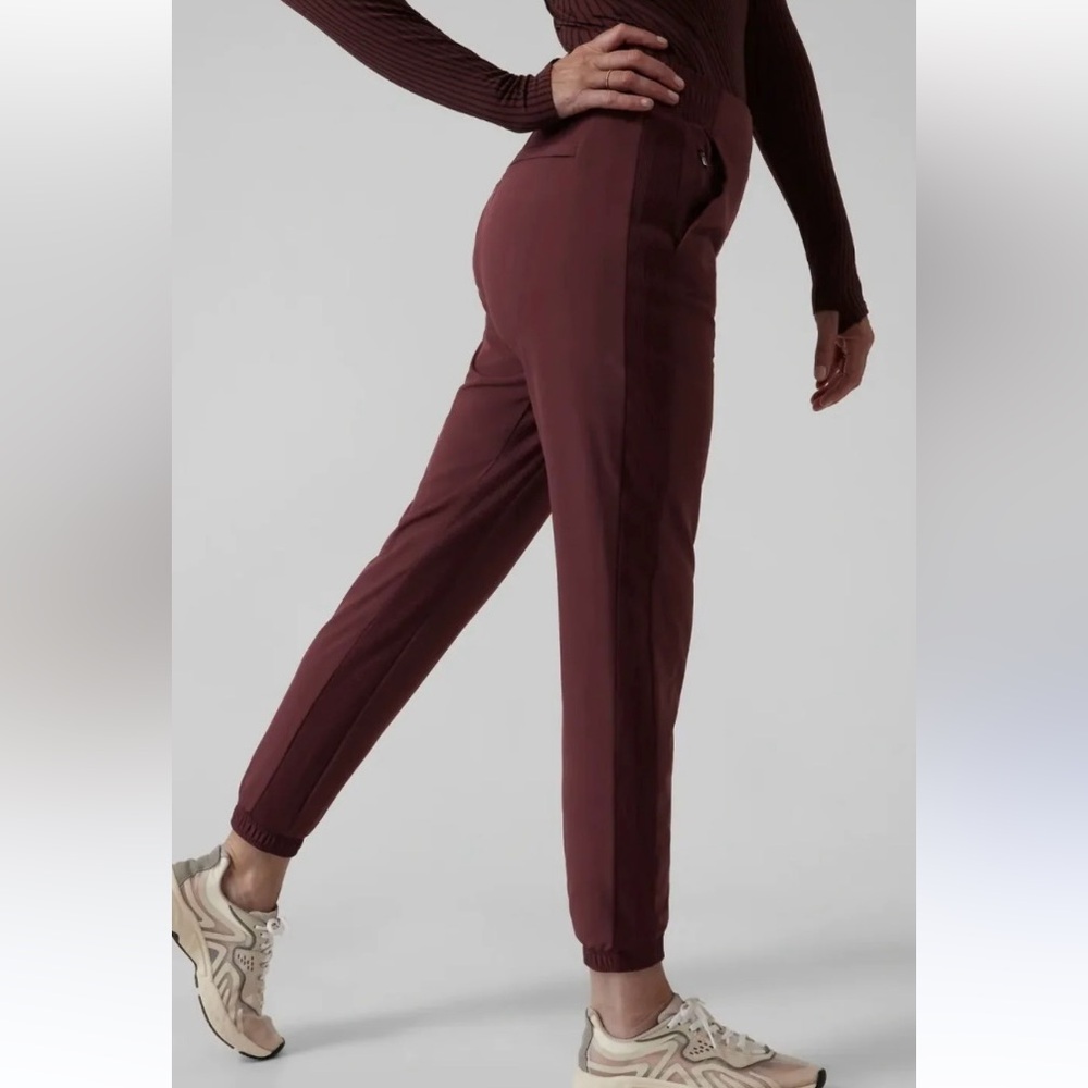 Athleta Brooklyn Lined Stretchy Pockets Burgundy Elastic Joggers Size 10 - Picture 3 of 15